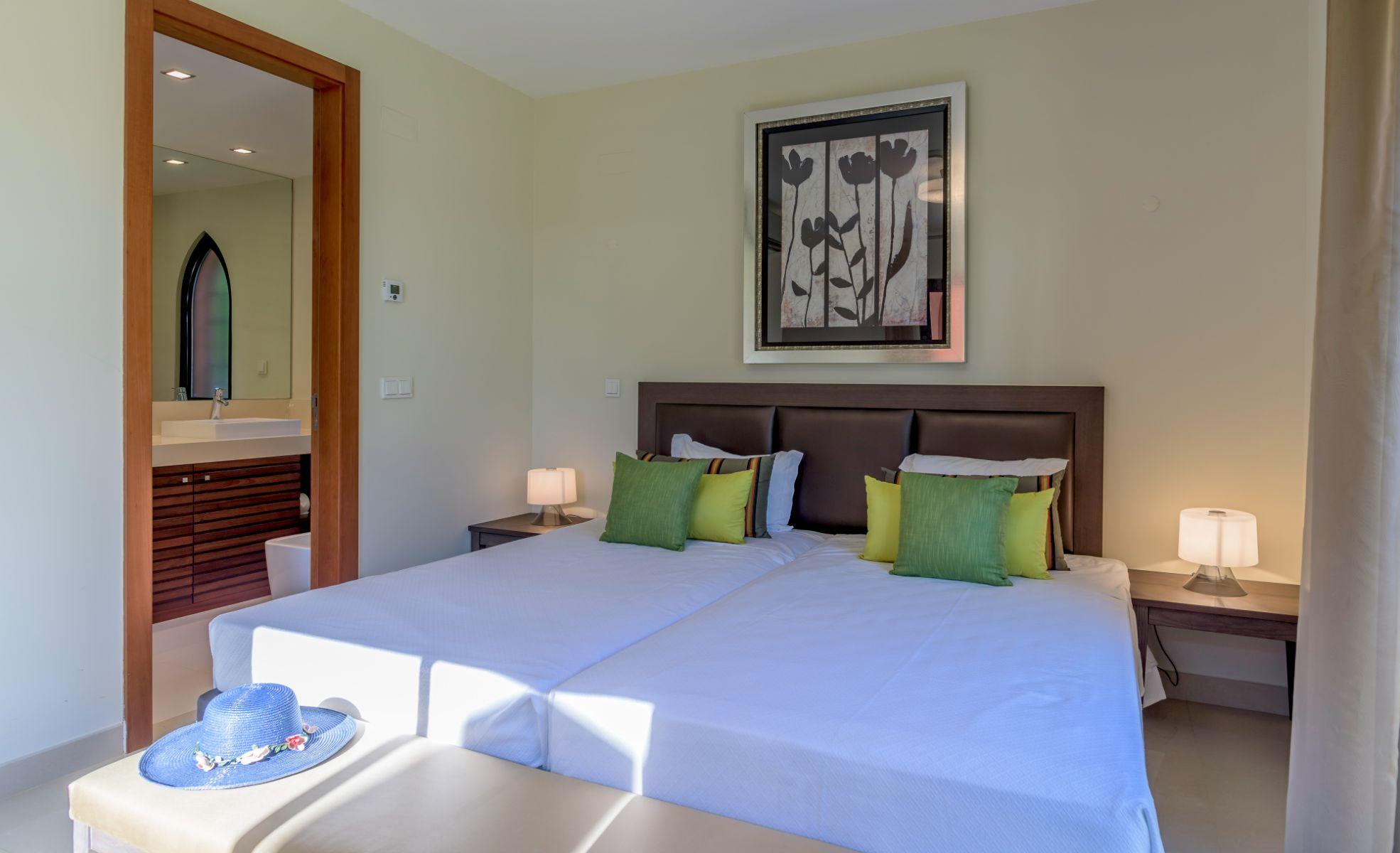 Moradia com Três Quartos e Piscina Privada Amendoeira Golf Resort