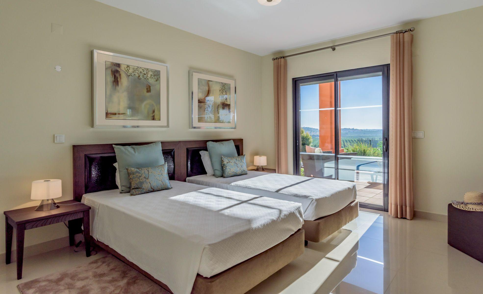 Moradia com Três Quartos e Piscina Privada Amendoeira Golf Resort