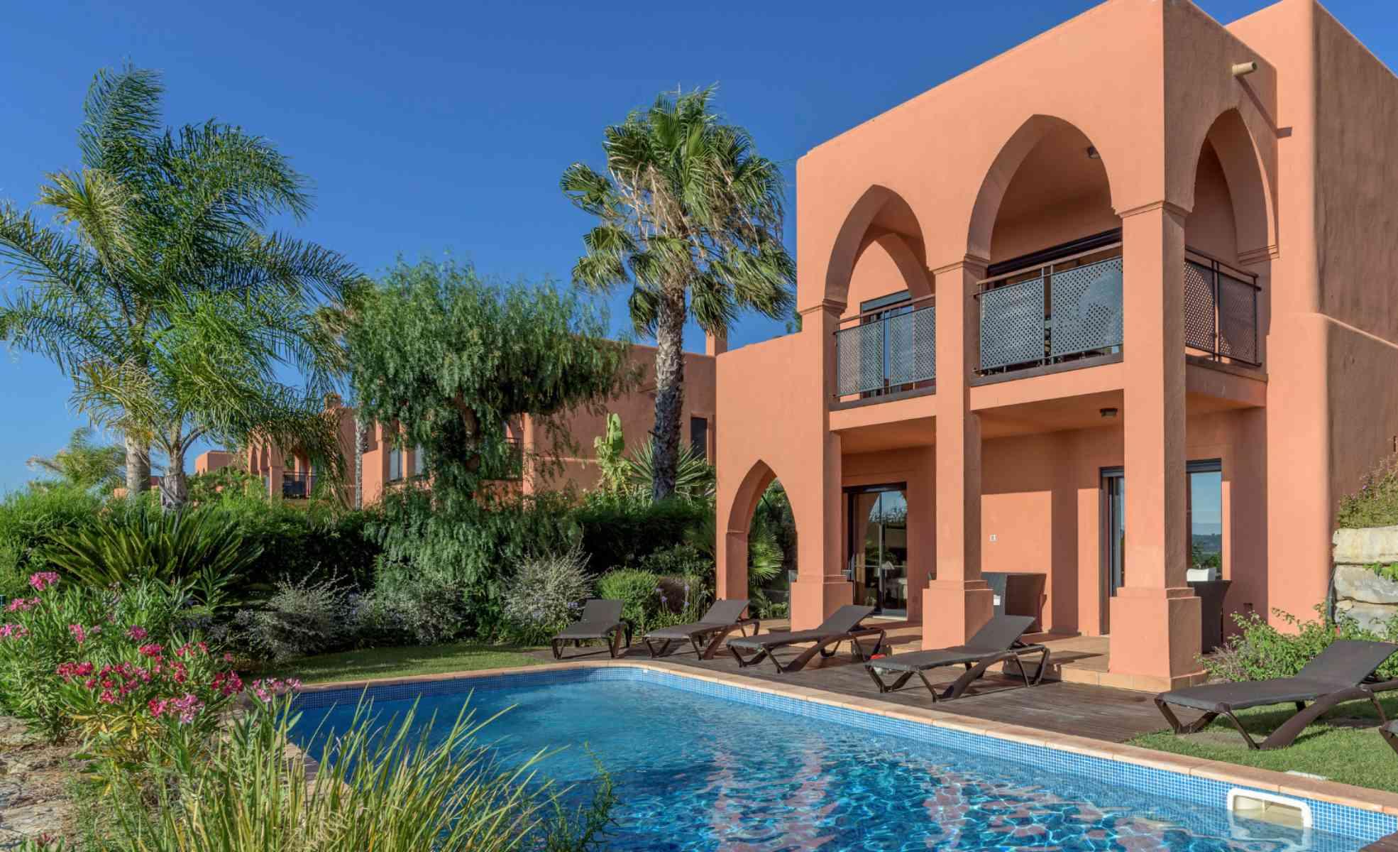 Three-Bedroom Villa with Private Pool  Amendoeira Golf Resort Alcantarilha