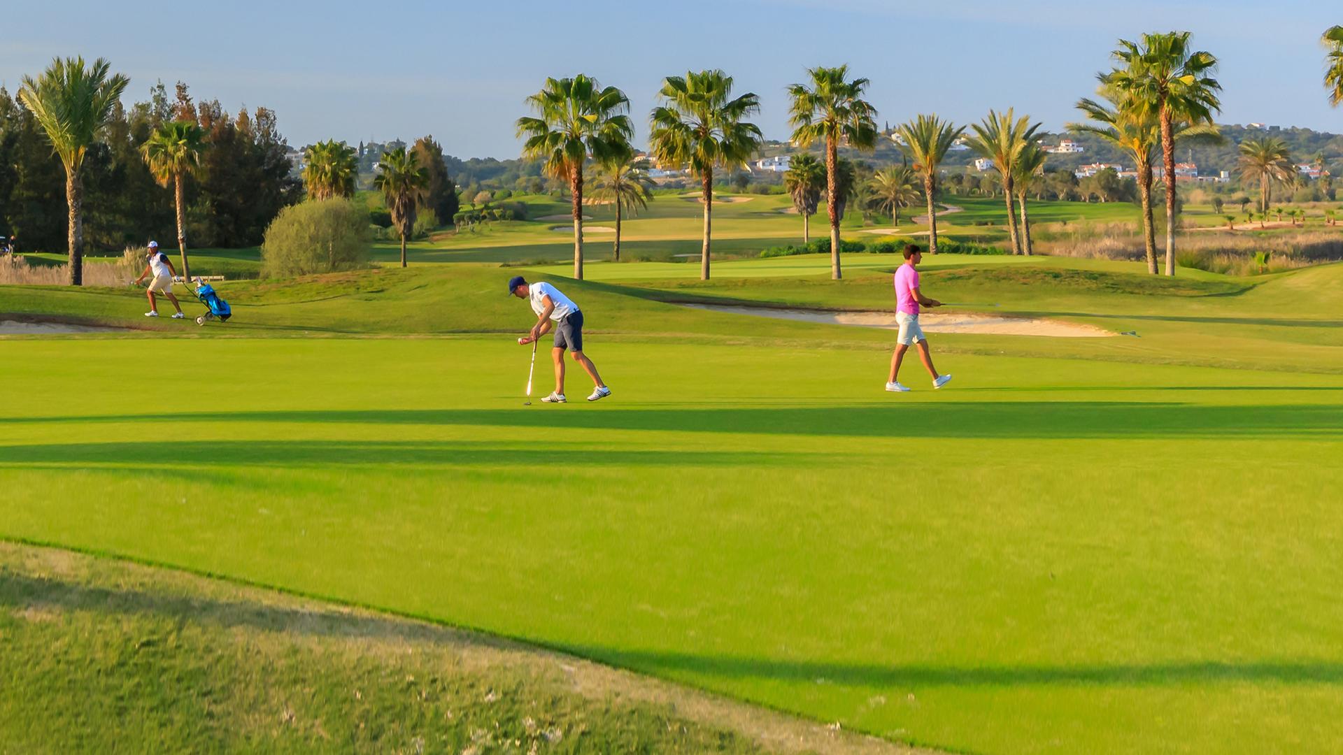 6 Razões para jogar golfe no Amendoeira Golf Resort
